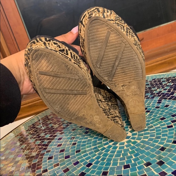 (SOLD) Black Printed Wedges - Picture 11 of 12